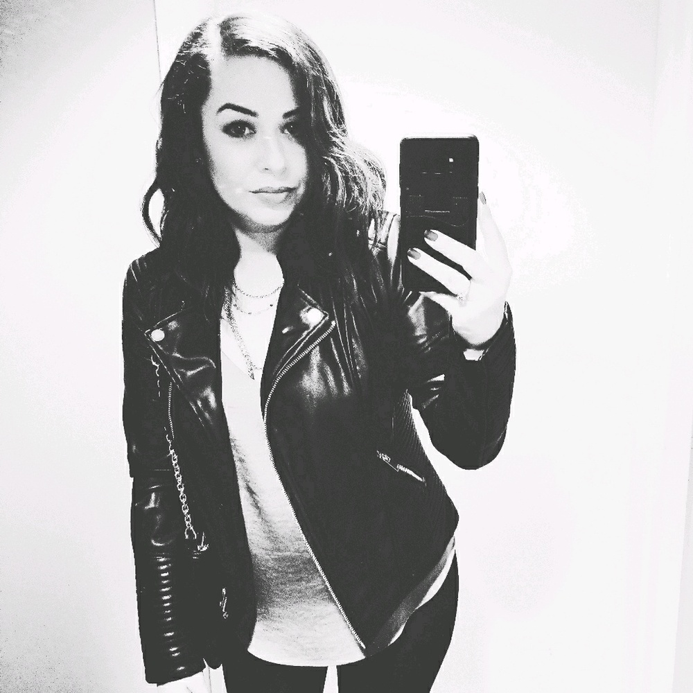 Meet your Posher, Laura